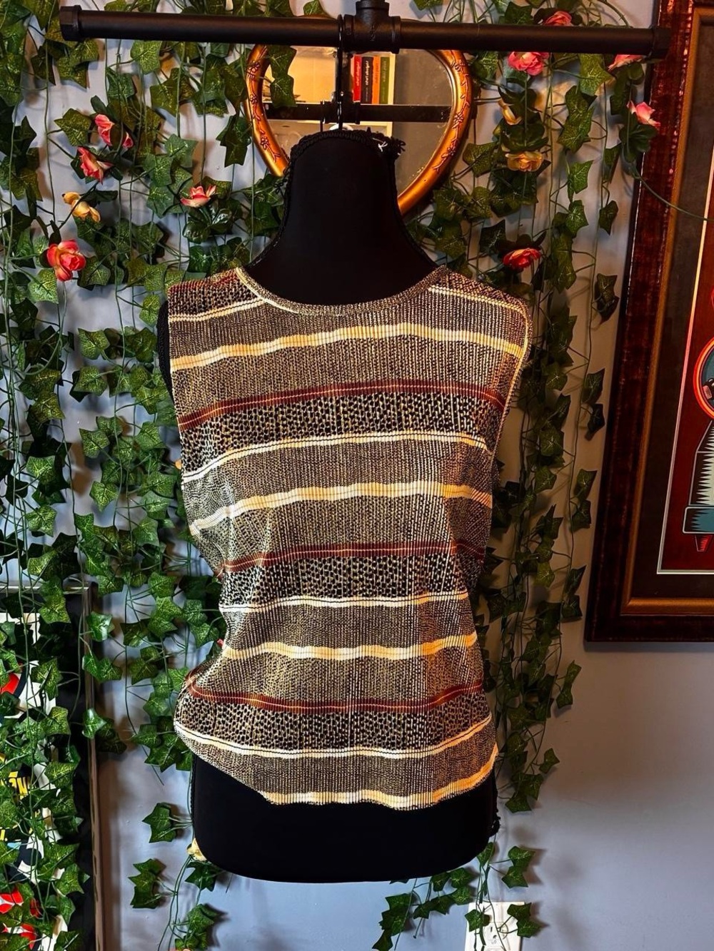 Plissé velvet-texture Y2K striped tank (M)